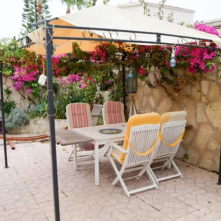 Stylish Family Villa, Near Beach,prive Parking,wifi Villa Denia