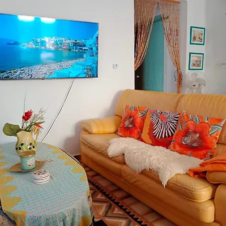 Stylish Family Villa, Near Beach,prive Parking,wifi