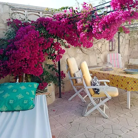 Stylish Family Villa, Near Beach,prive Parking,wifi *