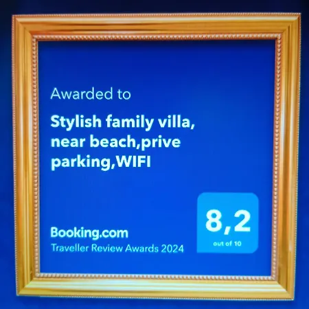 Stylish Family Villa, Near Beach,prive Parking,wifi Villa