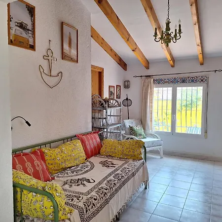Stylish Family Villa, Near Beach,prive Parking,wifi *