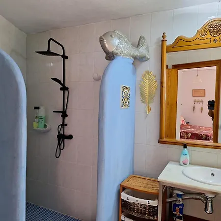 Stylish Family Villa, Near Beach,prive Parking,wifi